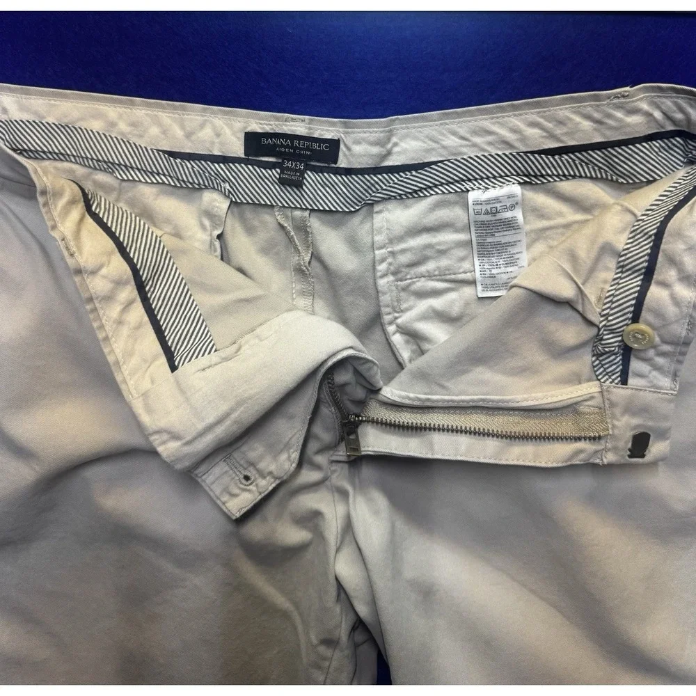 Banana Republic Men's Beige Aiden Chino Pants Size 34x34, Preppy, Slim fit